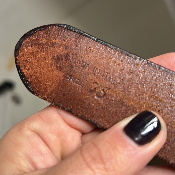 RARE: Vtg Burberry Leather Belt with Gold Hardware - Picture 8 of 8